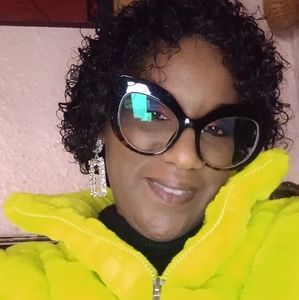 Meet your Posher, Theresa